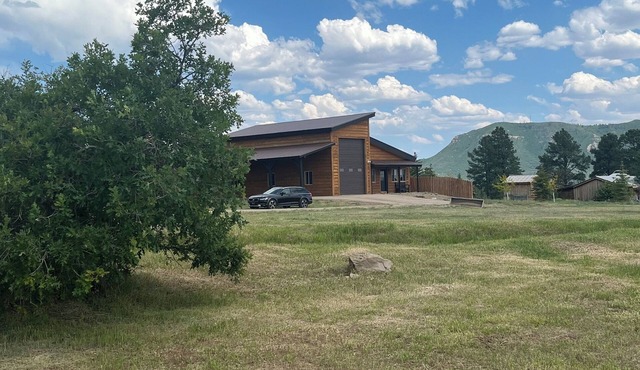 A Mountain Escape nestled in the small, historic town of Mancos Colorado