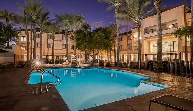 Always a Great Idea To Unwind! Spacious 1BR Unit! Outdoor Pool, Pets are Allowed