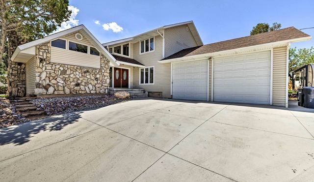 Arcade Games & Great Location! 7BR Cedar City Home