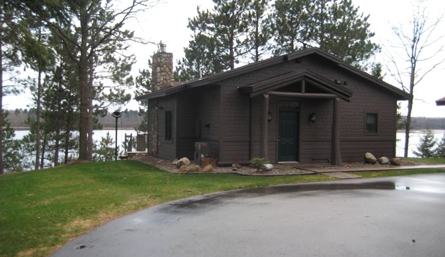 Architect Designed, Waterfront, One Bedroom Cabin Suite