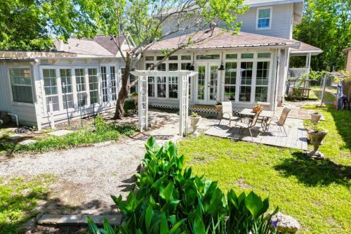 Backyard, Deck & Fire Pit: Conroe Getaway