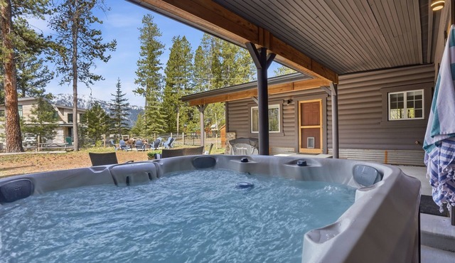 Beach Access + Hot Tub | Near Tamarack & McCall