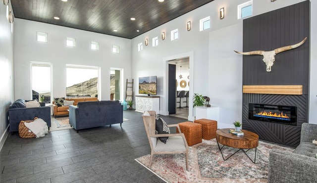 Bonneville Salt Flats Secluded Luxury Modern Home! Hot Tub!