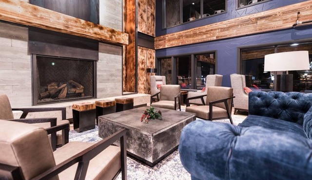 Breckenridge Pod Room | King & Twin Beds