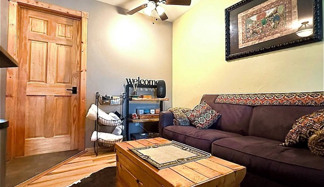 Château Rouge 105 ~ Bighorn Loft INDOOR HEATED POOL &HOT TUB