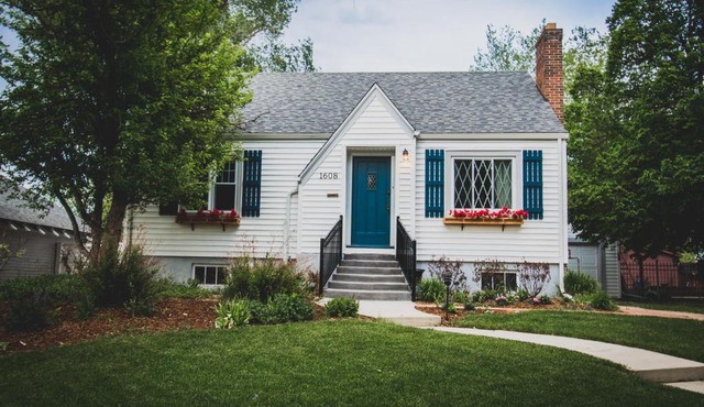 Charming 4BR Cottage Near UNC - Perfect for Family Getaways