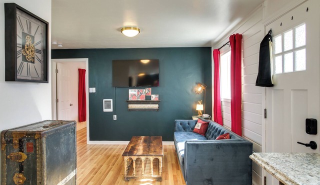 Charming & Historic! Spokane Apt Near Dtwn