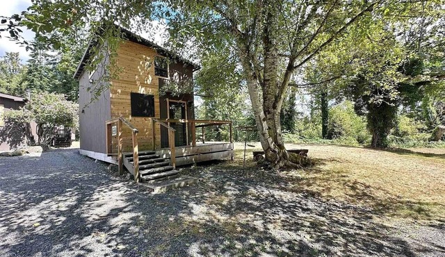 Charming rustic cabin 5 minutes from the lake Mayfield.