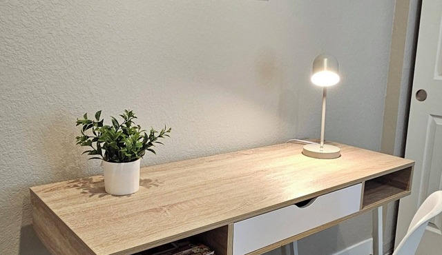Chic & Cozy 2-Bed