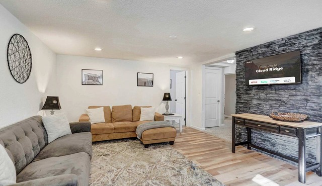 Cloud Ridge! Cozy Suite w Fire Pit & Game Area