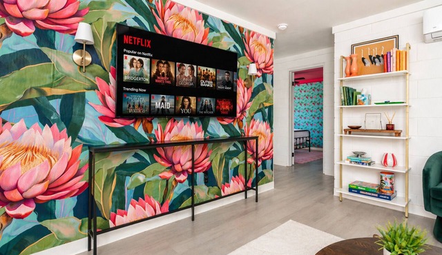 Colorful Quay Flamingo & Jungle Themed Duplex King Bed Workspace Fuquay-Varina