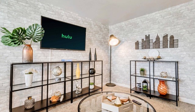 Convenient 2BR Downtown SLC w/Wi-Fi Near Temple Square & Capitol – Sleeps 5