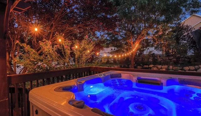 Corner Canyon Retreat Hot Tub Deck RV Ski & Trails Ski Sleeps 21 Extra Spacious