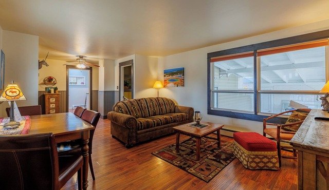 Corner Cottage- Pet Friendly, close to Downtown Cody