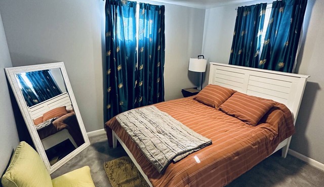 Cozi Basement Suite 15 min away from Denver Downtown