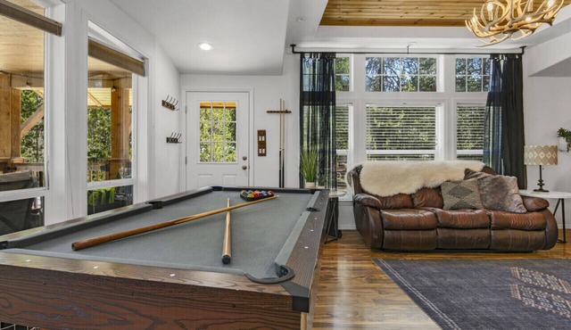Cozy Home Nestled in Donnelly w/Sandy Beach Access