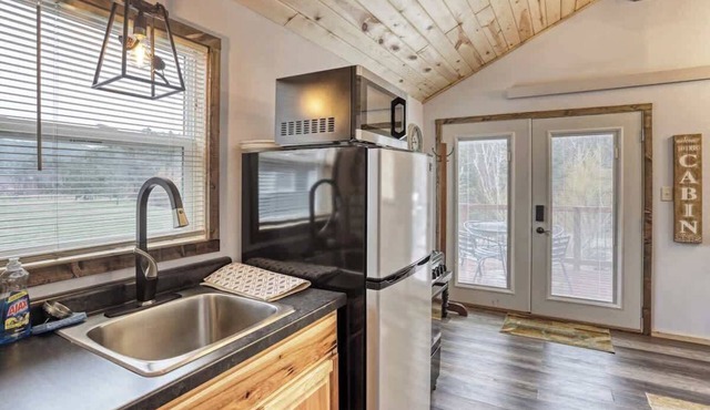 Donna's Creekside Retreat
