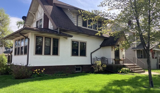Downtown Hibbing, 3 bd, 1 bath home with garage