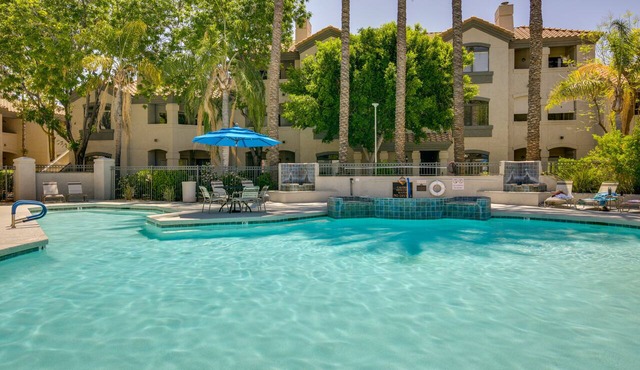Elite Golf Hub in Scottsdale: Resort Perks & Patio