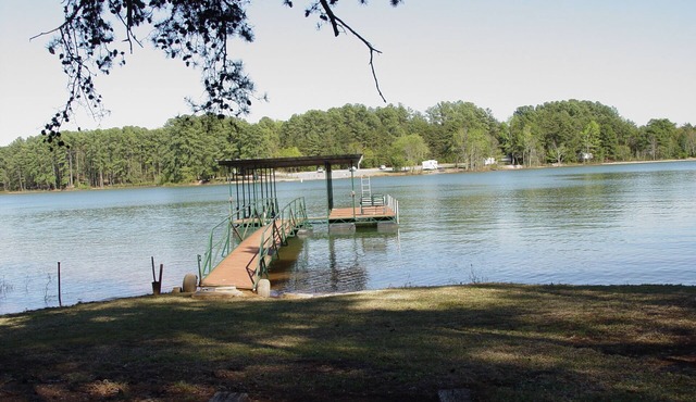 Escape From Reality private dock on Lake Hartwell