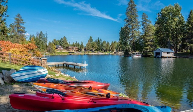 Fabulous Waterfront Home for Families and Friends, Pet Friendly