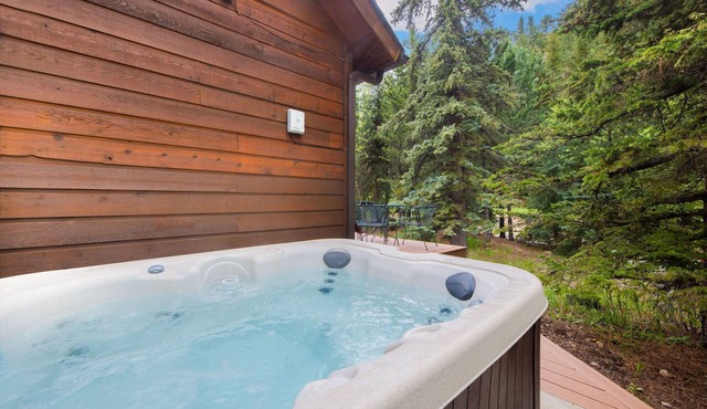 Fall River Riverfront Condo + Private Hot Tub