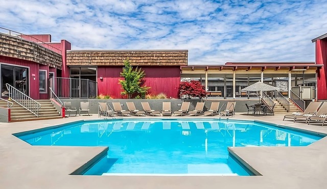 Family Fun at Gesa Carousel of Dreams! Pet-friendly Property! w/Pool, Parking!