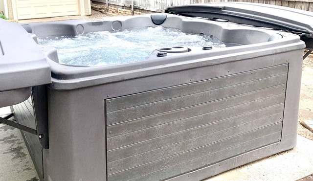 Garden Home and Hot Tub - Monthly Rental