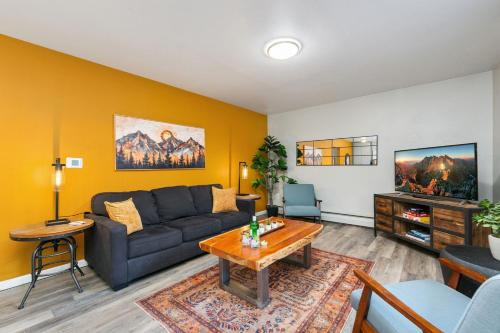 Gorgeous Condo in the Heart of Old Town