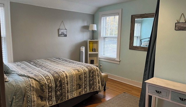 Historic Twin Tudors Inn Northwest Room (KP1400NW)