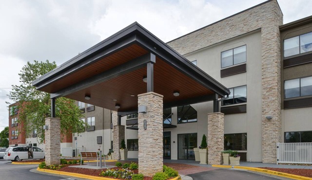 Holiday Inn Express & Suites Raleigh NE - Medical Ctr Area by IHG