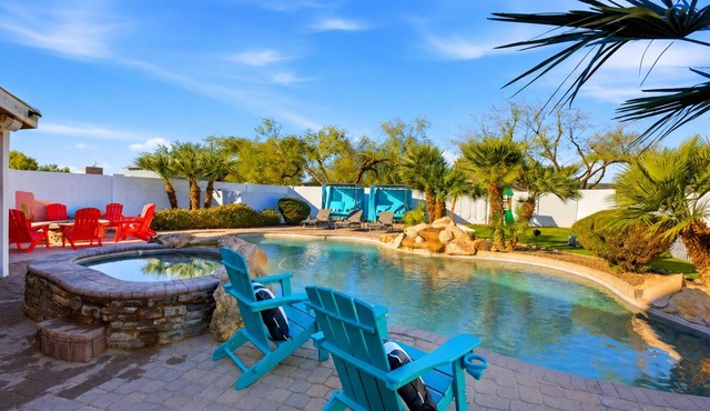 Kicks on Route 66: Scottsdale 8BR Group Haven w/Bowling Alley & Heated Pool