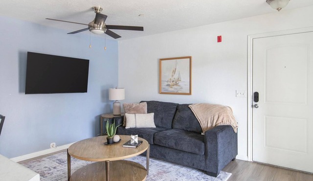 Landing | Stylish 3BD, Game Room, Clubhouse