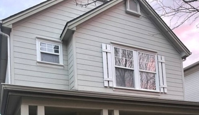 Less than a mile from BSU, less than 1/4 mile to Greenbelt, 1 1/2 to downtown