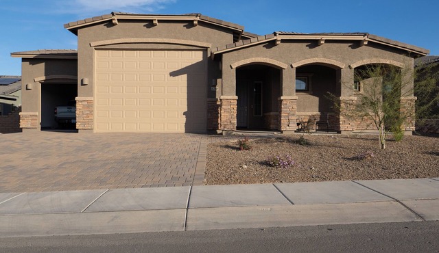 Los Saguaros at Dove Mountain: 3BD/2BA, Putting Green AND backs the golf course!