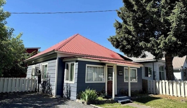 Lovely 2-bedroom house very close to downtown in beautiful La Grande