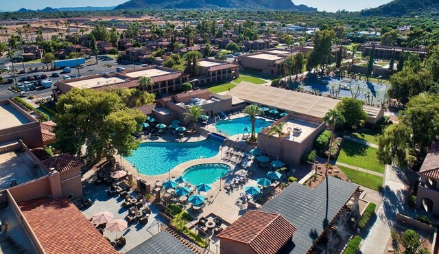 Making the best memories along the way! 4 Comfortable Units, Pool, Near Old Town