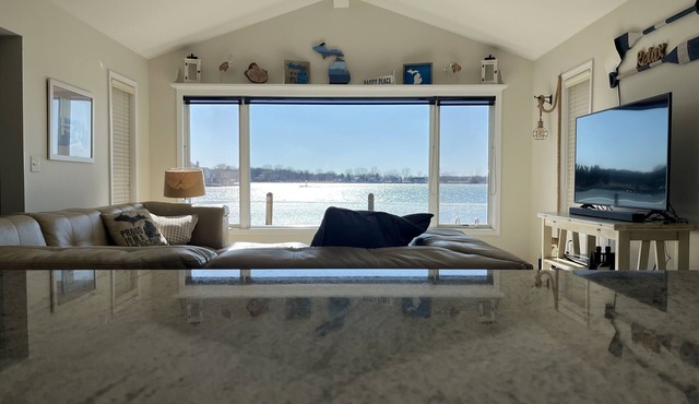 “MI” spacious, waterfront cottage in Algonac, MI
