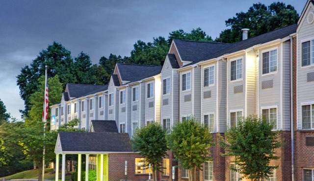 Microtel Inn by Wyndham University Place