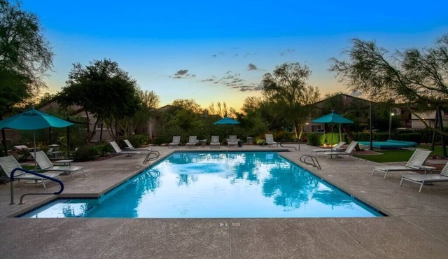 Modern 2-BR Condo near Kierland
