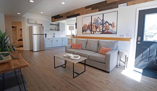 Modern 2BR Mountain Escape King Bed Sleep 6
