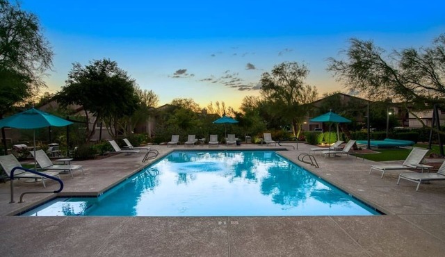Modern 3-BR Condo near Kierland Commons