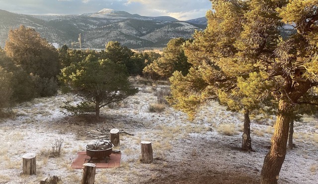 Mountain views, walk to National Forest, close to Rio Grande