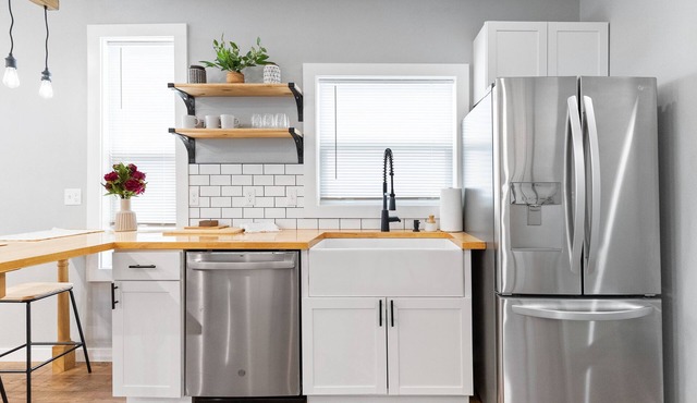 Newly Remodeled Downtown Helena Home, Sleeps 11