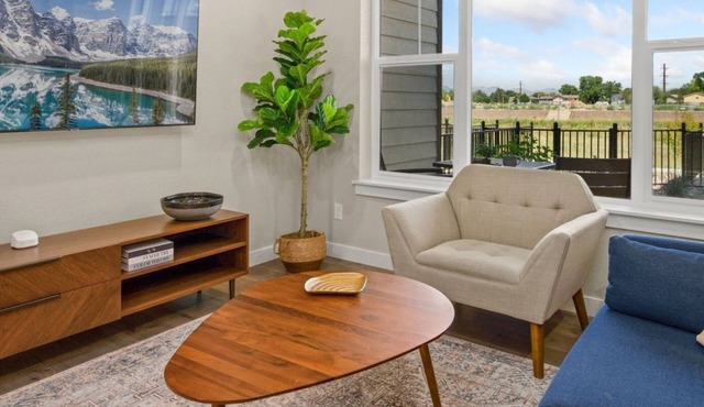 Northfield Hideaway, King Suite, EV, Pet-Friendly