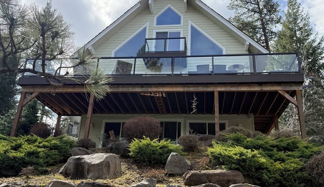 Peaceful Lakefront Echo Bay Home With Panoramic Views