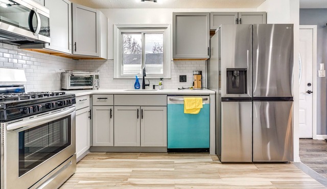 Pet-Friendly Columbus Home ~ 9 Mi to Downtown!