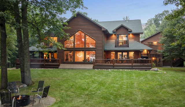 Pontoon| Game Room| Hot Tub| Built in Theatre