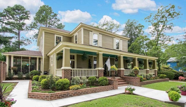 *POOL, HOT TUB, ARCADE, THEATRE ROOM* Sleeps 18+!