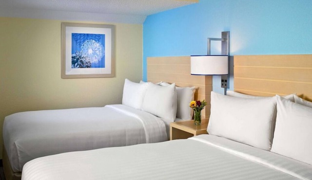 Prime Location! Onsite Pool, Free Parking, Close to Cascade Bay Waterpark